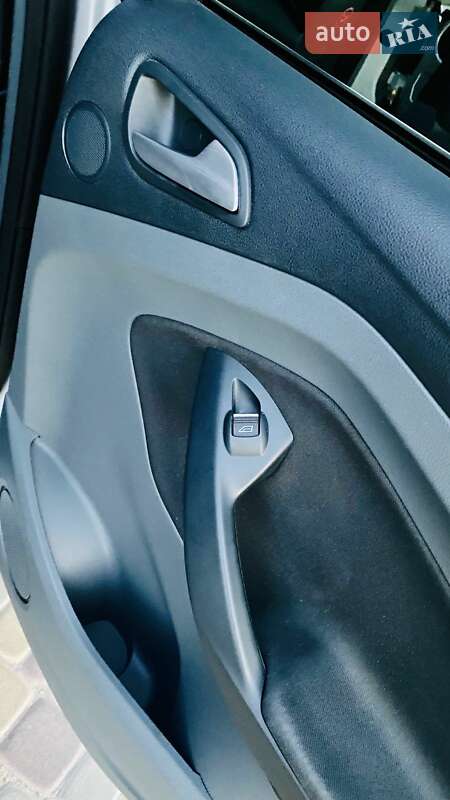 Мінівен Ford C-Max 2012 в Олександрії