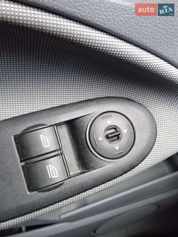 Мінівен Ford C-Max 2010 в Києві фото 13 Мінівен Ford C-Max 2010 в Києві