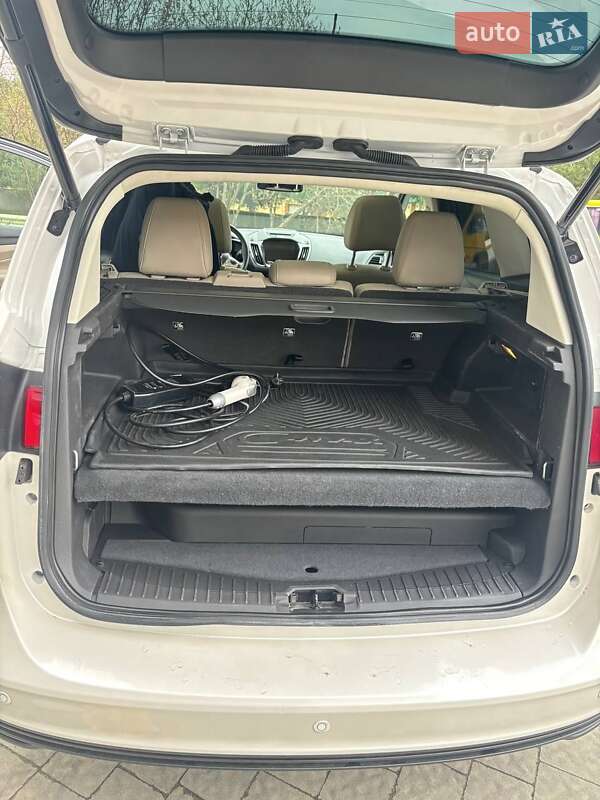 Минивэн Ford C-Max 2016 в Львове