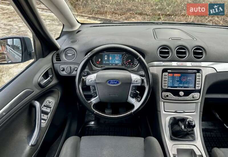 Минивэн Ford C-Max 2009 в Киеве