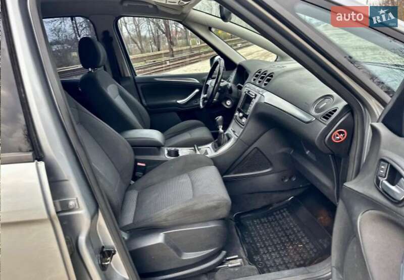 Минивэн Ford C-Max 2009 в Киеве