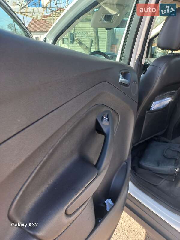 Минивэн Ford C-Max 2014 в Первомайске фото 11 Минивэн Ford C-Max 2014 в Первомайске