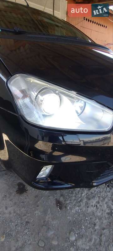 Минивэн Ford C-Max 2010 в Косове