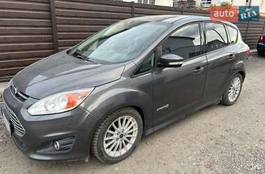 Минивэн Ford C-Max 2015 в Вишневом