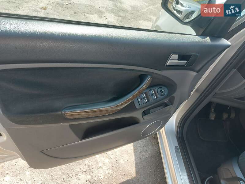 Минивэн Ford C-Max 2010 в Луцке