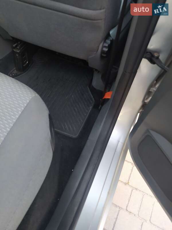 Мінівен Ford C-Max 2006 в Рівному