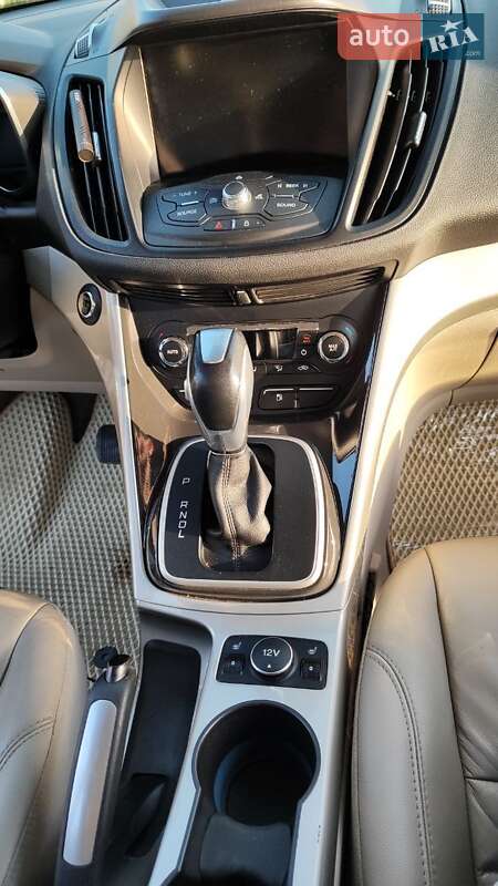 Мінівен Ford C-Max 2015 в Чернівцях