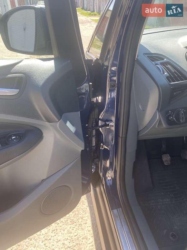 Мінівен Ford C-Max 2013 в Чернівцях