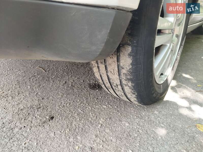 Мінівен Ford C-Max 2004 в Запоріжжі