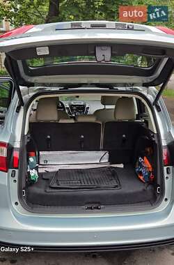 Минивэн Ford C-Max 2013 в 