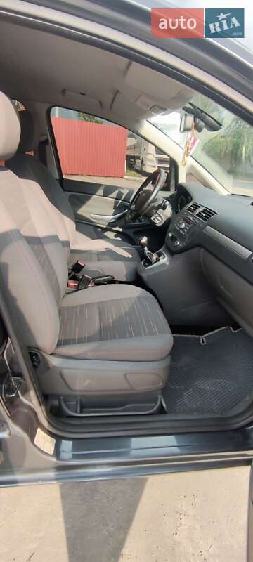 Минивэн Ford C-Max 2009 в Шпитьках