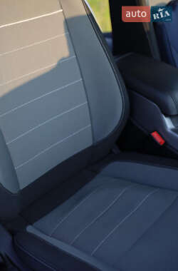 Мінівен Ford C-Max 2015 в 