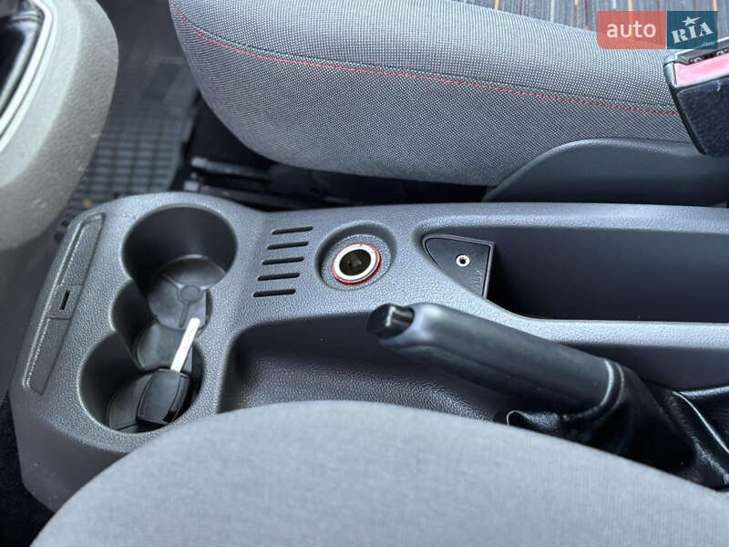 Минивэн Ford C-Max 2009 в Вознесенске