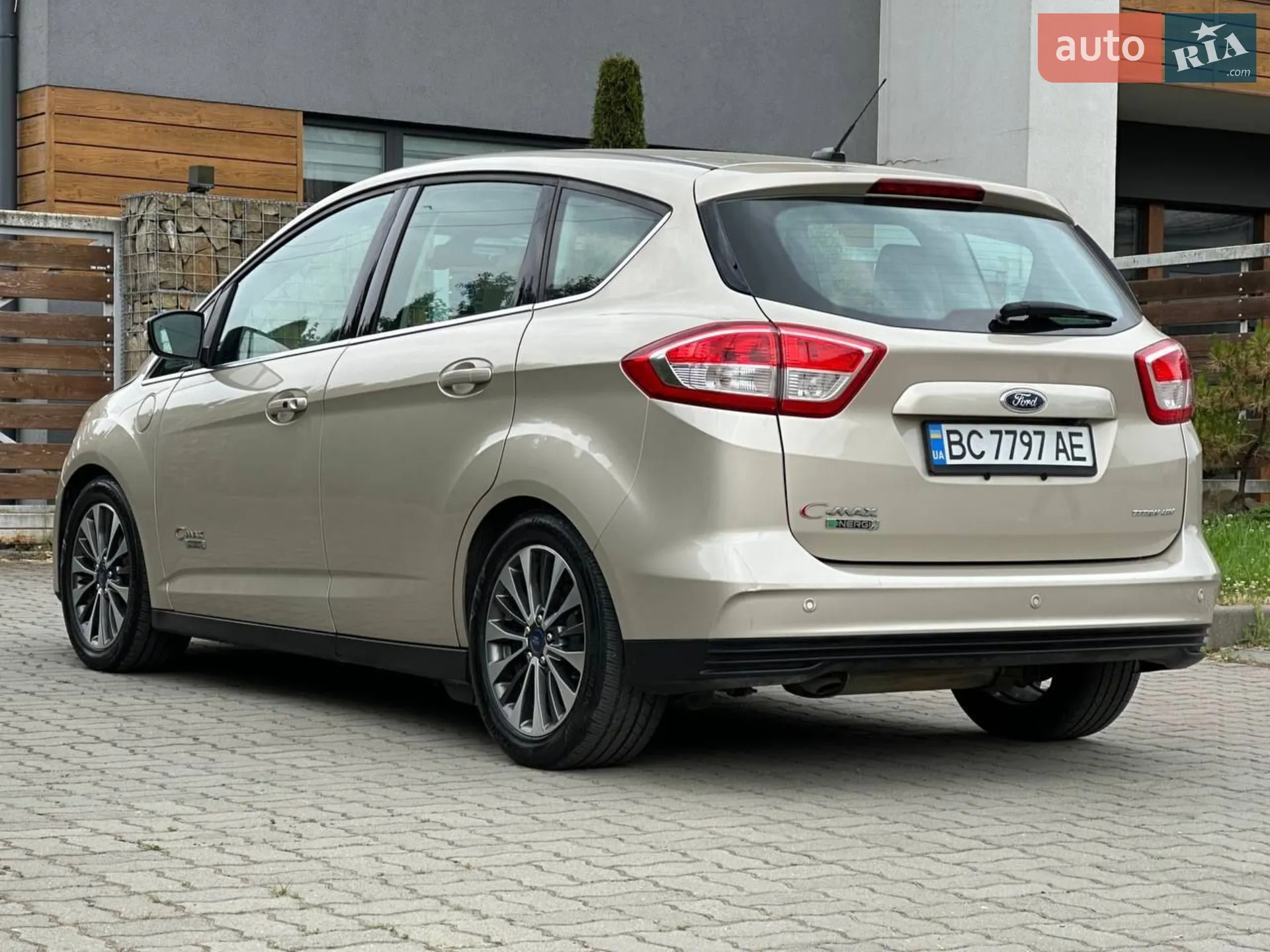 2016 Ford C-MAX - мініатюра 38