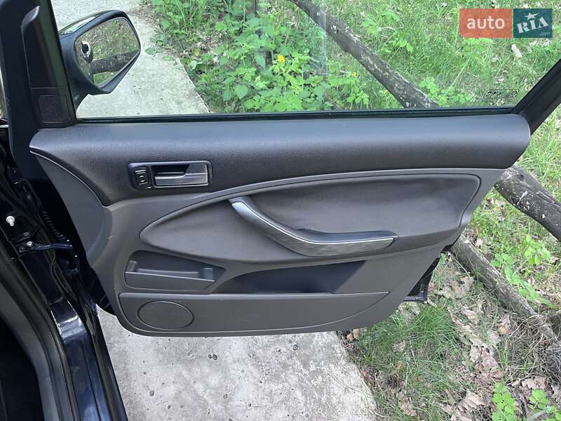 Минивэн Ford C-Max 2008 в Рожище