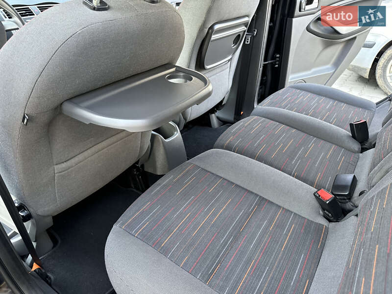 Минивэн Ford C-Max 2010 в Дрогобыче