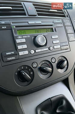 Мінівен Ford C-Max 2006 в 