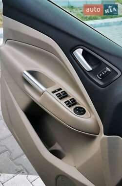 Минивэн Ford C-Max 2016 в 