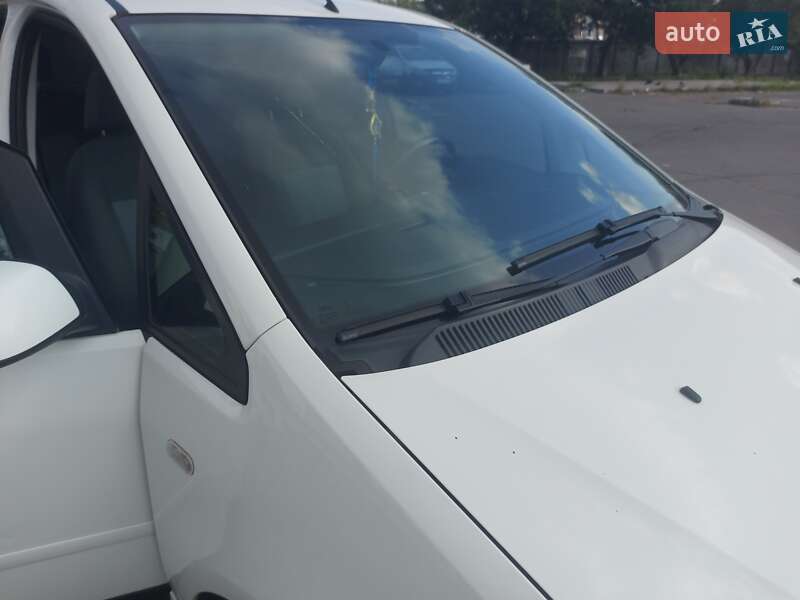 Минивэн Ford C-Max 2006 в Киеве