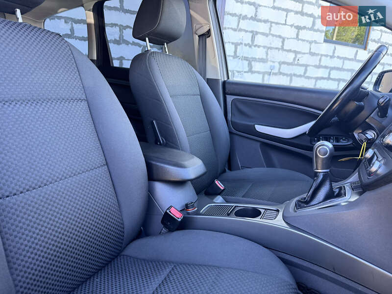 Минивэн Ford C-Max 2009 в Звенигородке