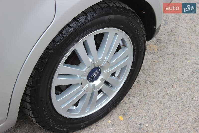 Минивэн Ford C-Max 2006 в Днепре