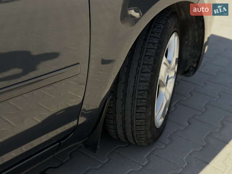 Минивэн Ford C-Max 2009 в Львове