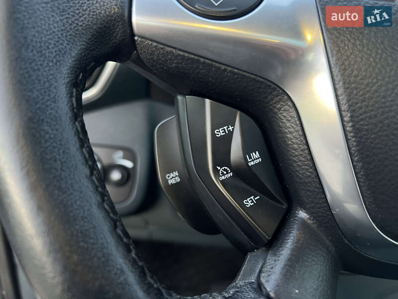 Минивэн Ford C-Max 2013 в Сваляве