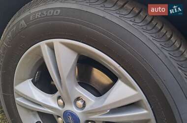 Минивэн Ford C-Max 2019 в 