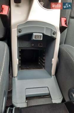 Мінівен Ford C-Max 2011 в 