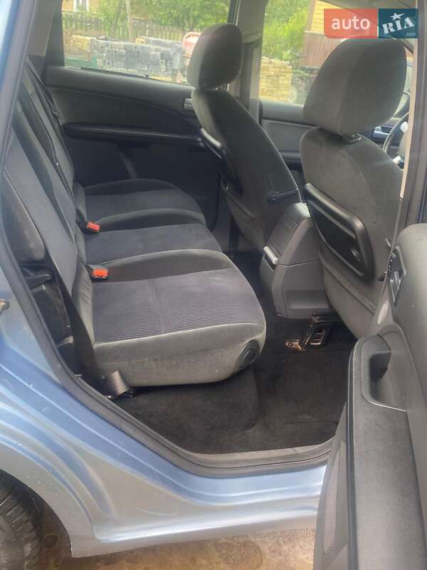 Минивэн Ford C-Max 2004 в Любомле