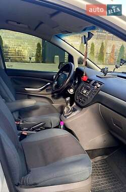 Мінівен Ford C-Max 2010 в 
