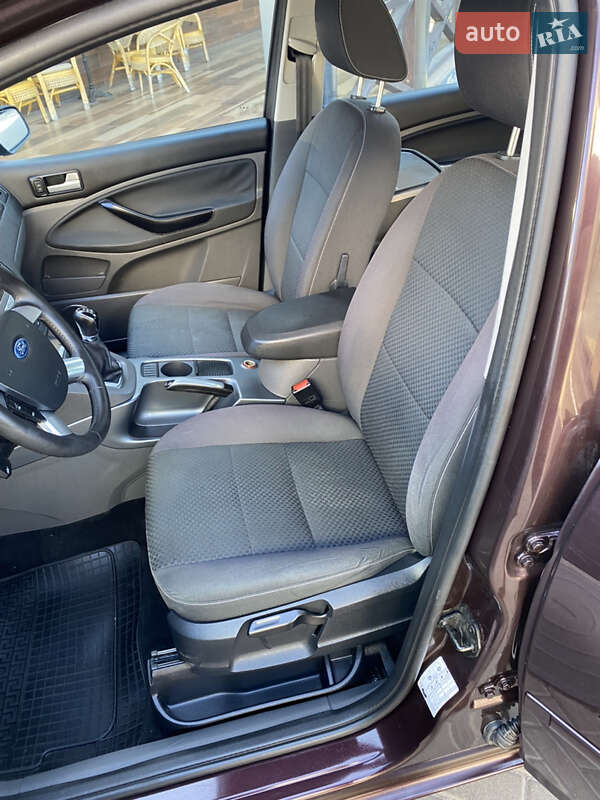 Мінівен Ford C-Max 2009 в Рівному фото 23 Мінівен Ford C-Max 2009 в Рівному