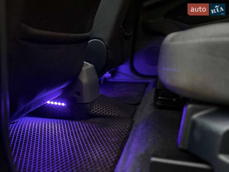 Минивэн Ford C-Max 2010 в Луцке