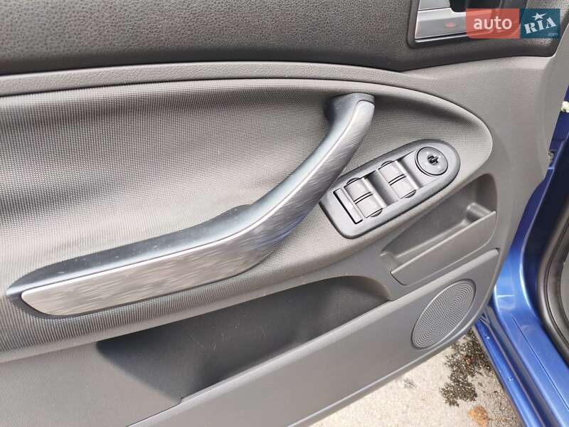 Мінівен Ford C-Max 2008 в Чернігові