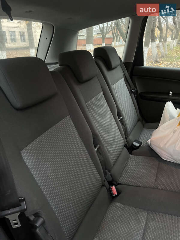 Минивэн Ford C-Max 2006 в Ромнах