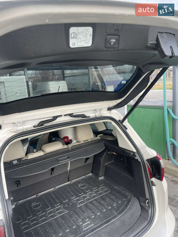 Минивэн Ford C-Max 2015 в Обухове