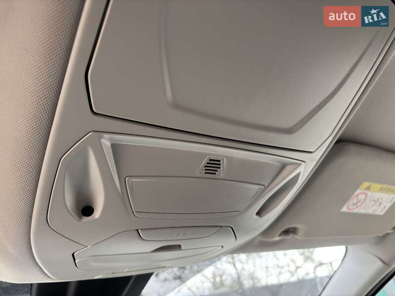 Минивэн Ford C-Max 2015 в Нововолынске