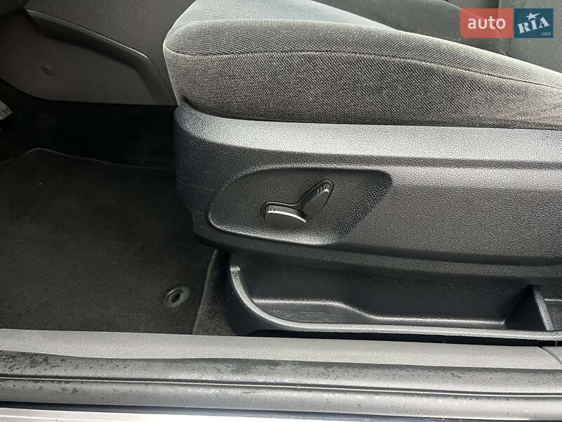 Минивэн Ford C-Max 2007 в Хороле фото 24 Минивэн Ford C-Max 2007 в Хороле