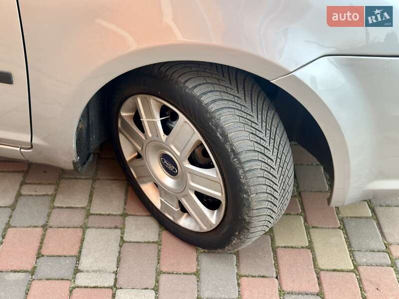 Минивэн Ford C-Max 2008 в Владимирце фото 36 Минивэн Ford C-Max 2008 в Владимирце