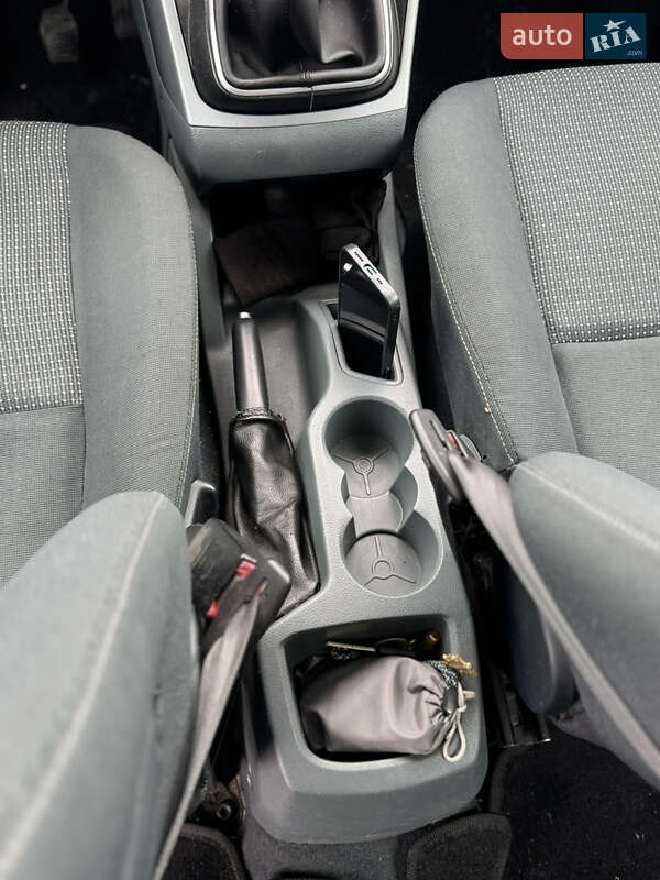 Мінівен Ford C-Max 2010 в Запоріжжі фото 17 Мінівен Ford C-Max 2010 в Запоріжжі