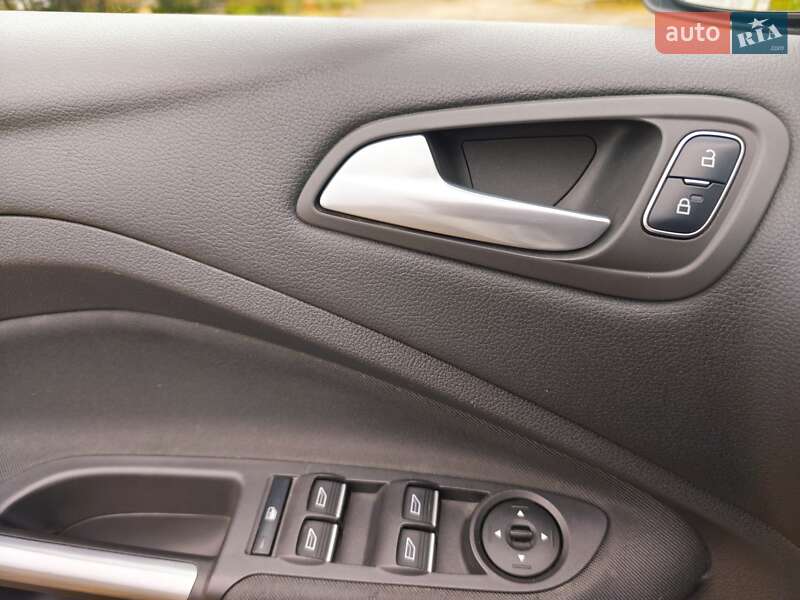Минивэн Ford C-Max 2015 в Ромнах фото 12 Минивэн Ford C-Max 2015 в Ромнах