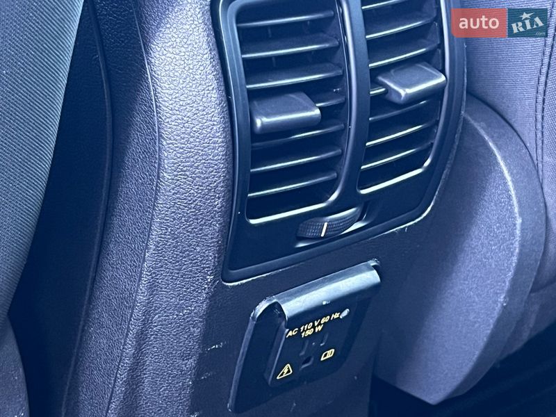 Минивэн Ford C-Max 2013 в Нововолынске