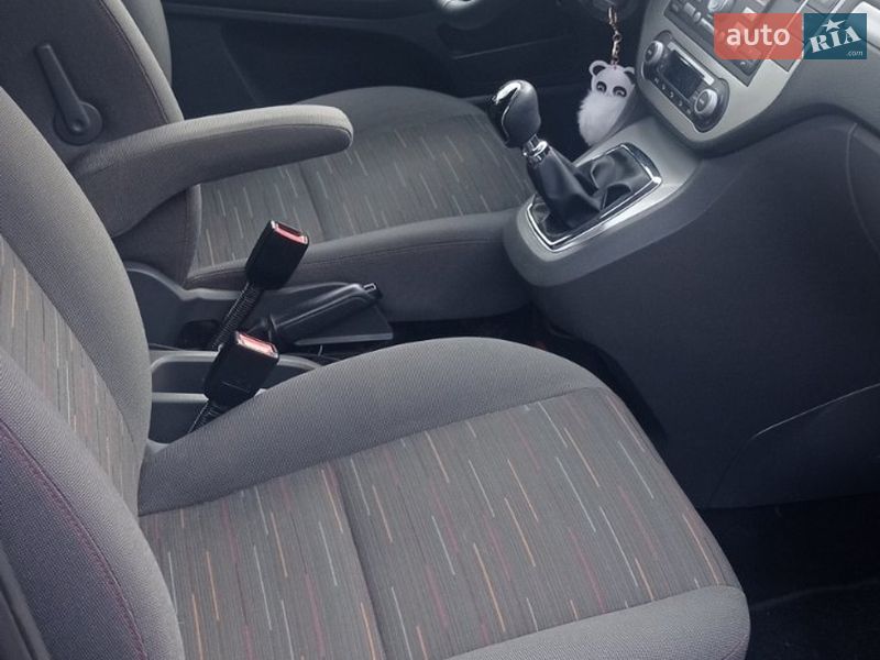 Минивэн Ford C-Max 2009 в Ровно