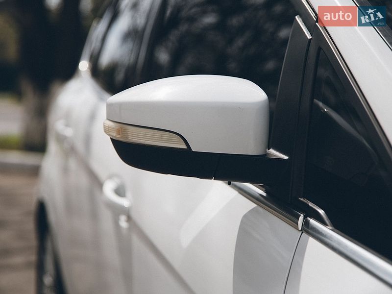 Минивэн Ford C-Max 2015 в Измаиле