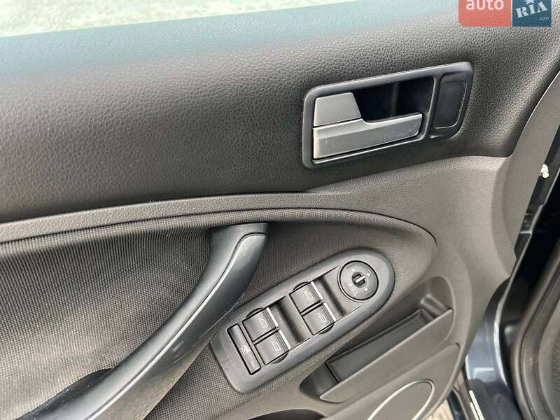 Минивэн Ford C-Max 2010 в Львове