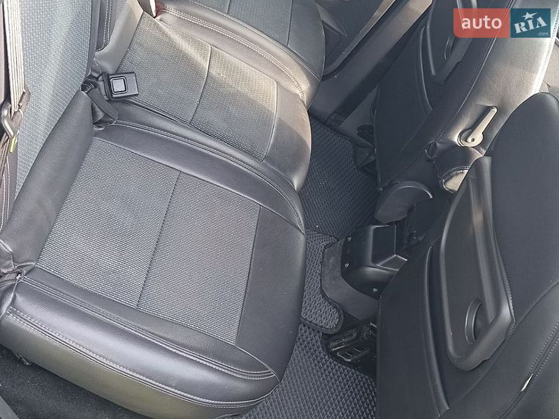 Минивэн Ford C-Max 2004 в Горохове
