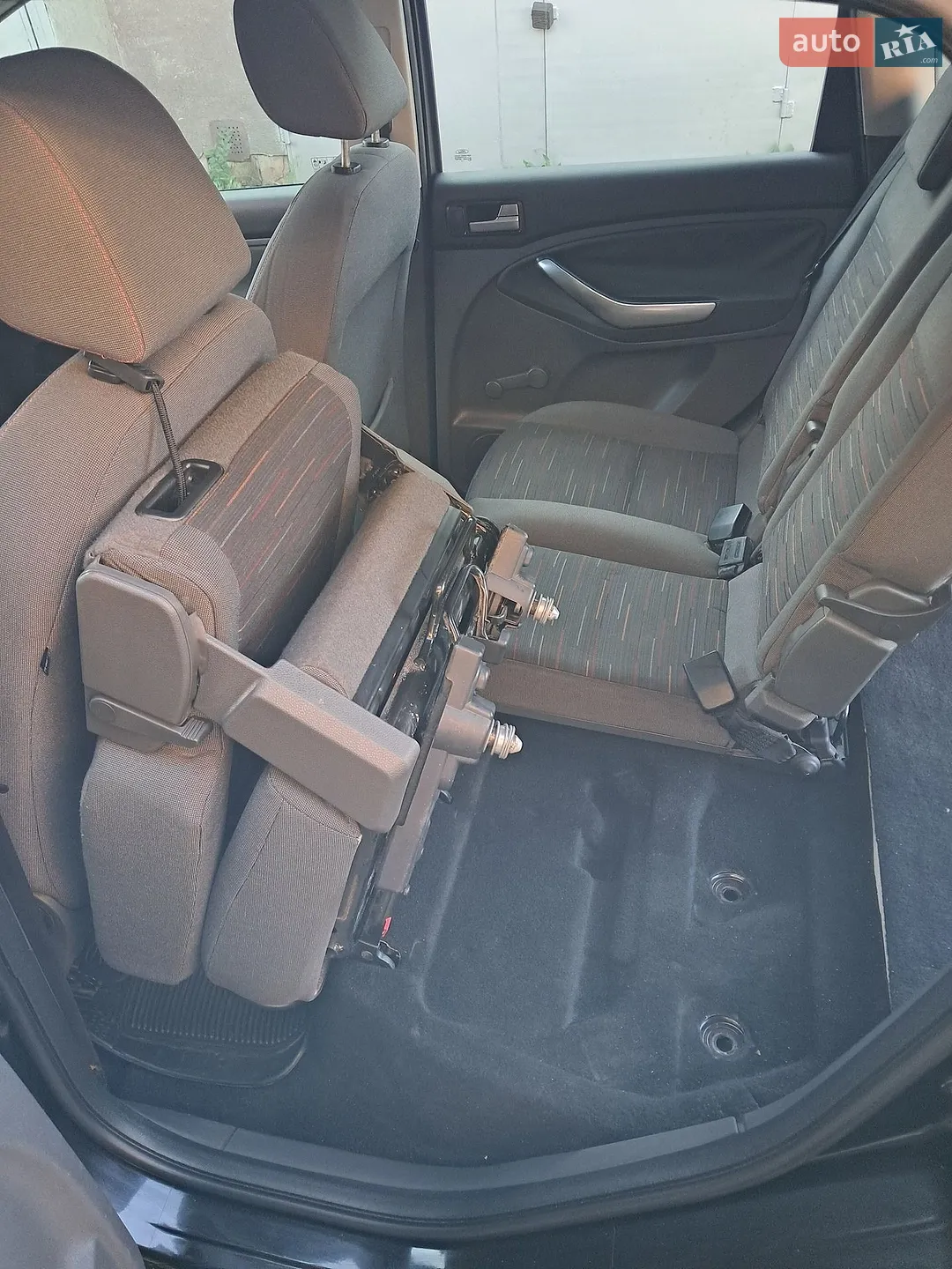 2010 Ford C-MAX - мініатюра 19