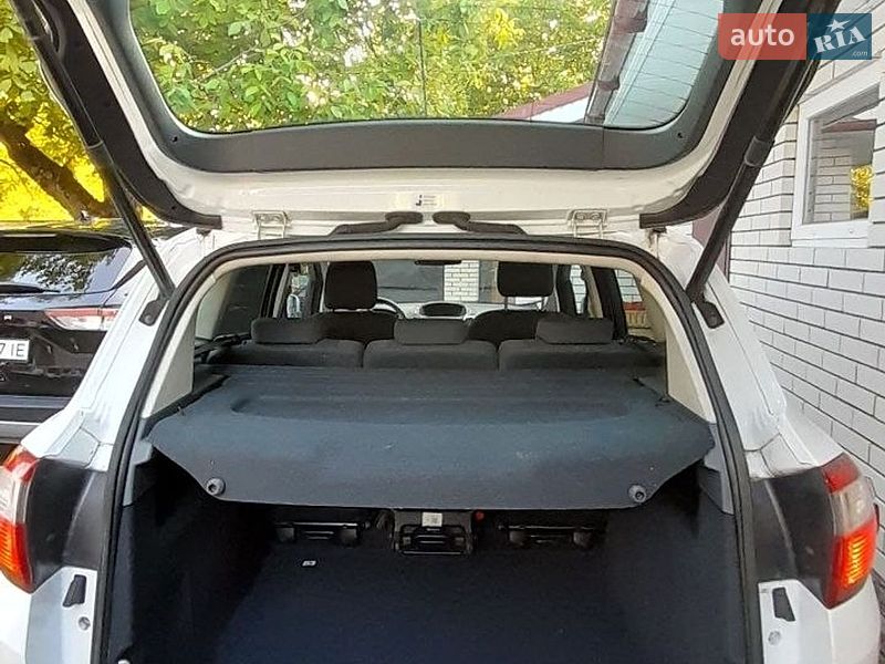 Мінівен Ford C-Max 2015 в Житомирі