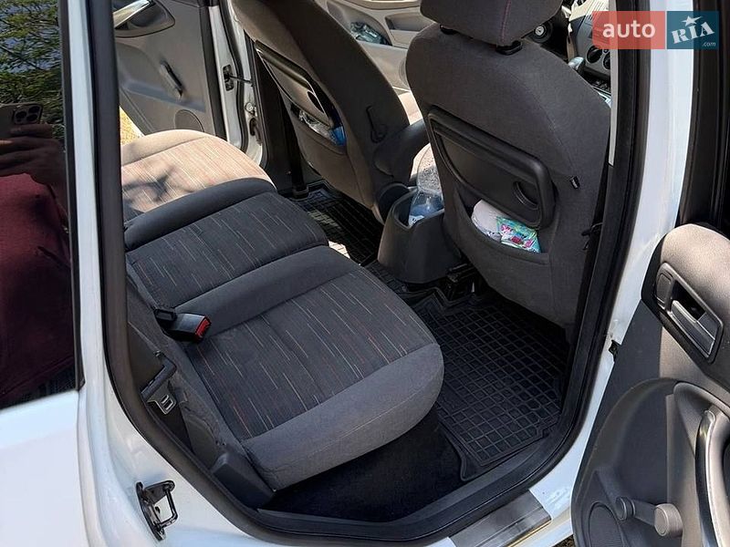 Мінівен Ford C-Max 2009 в Рівному фото 3 Мінівен Ford C-Max 2009 в Рівному