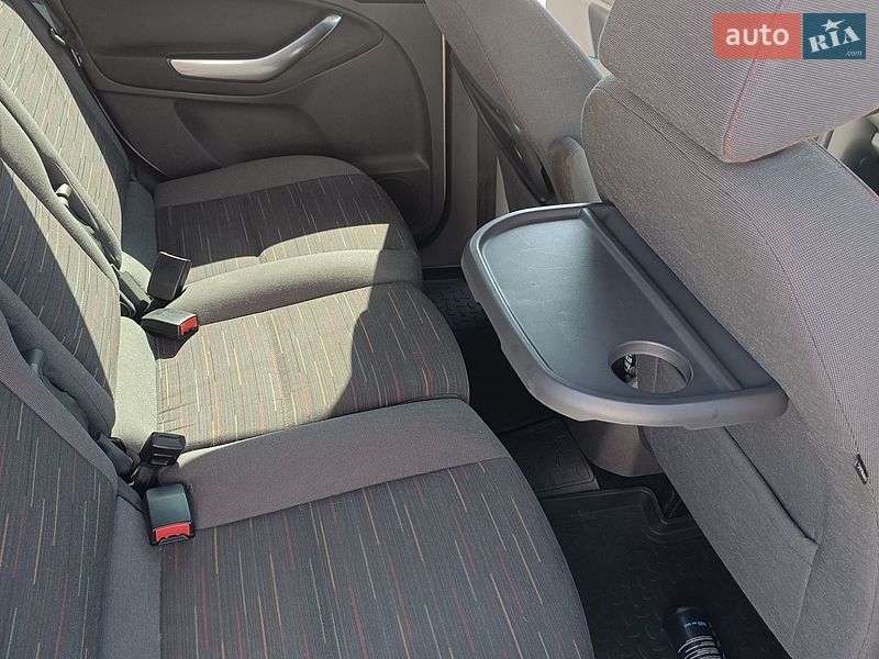 Минивэн Ford C-Max 2009 в Луцке